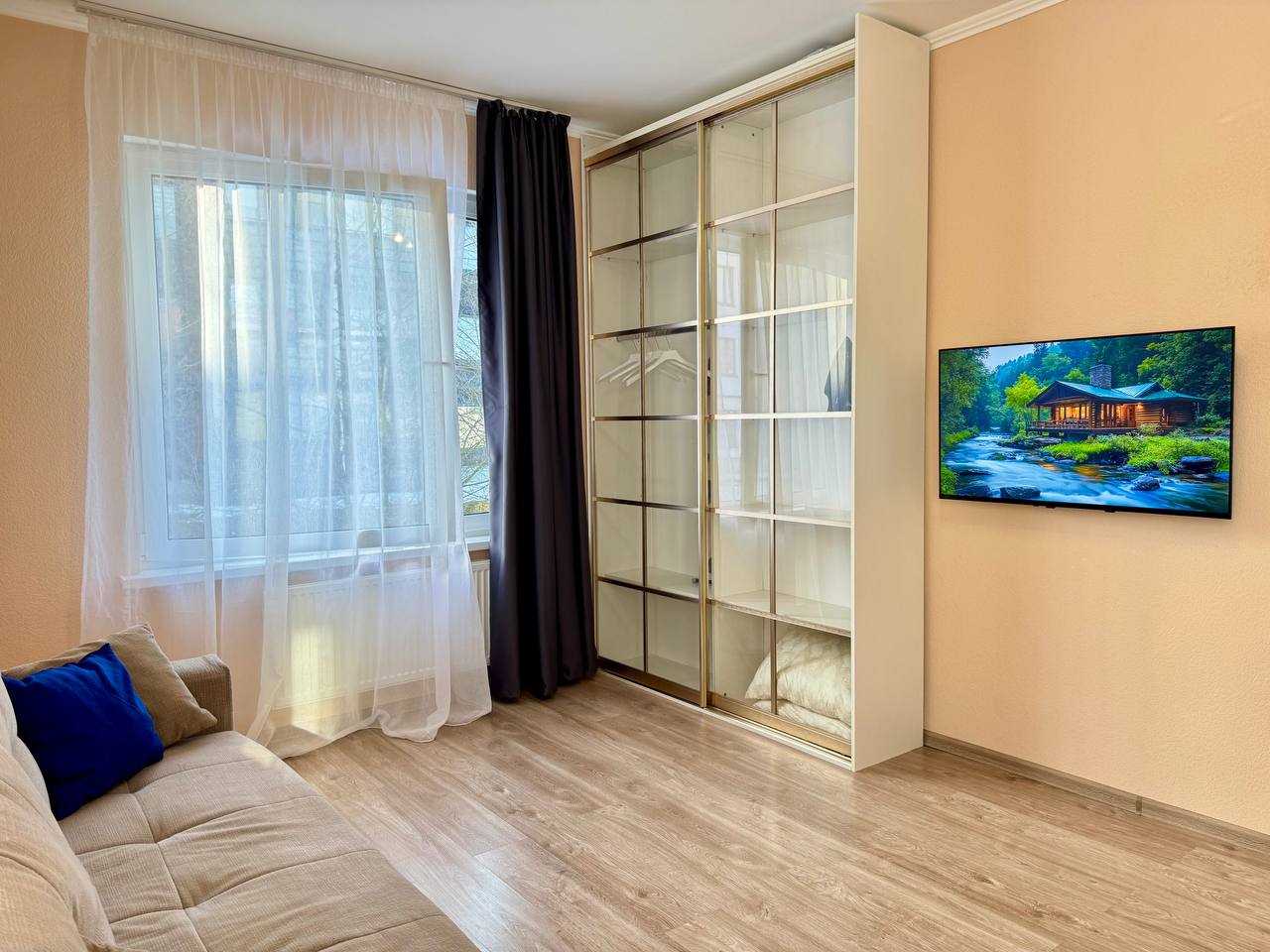 Просторная двухкомнатная квартира в ЖК Сампо